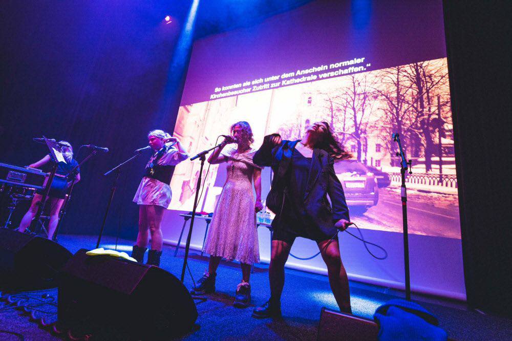 Ruske Punk Rockerice Pussy Riot Dobitnice Nagrade Woody Guthrie Istra
